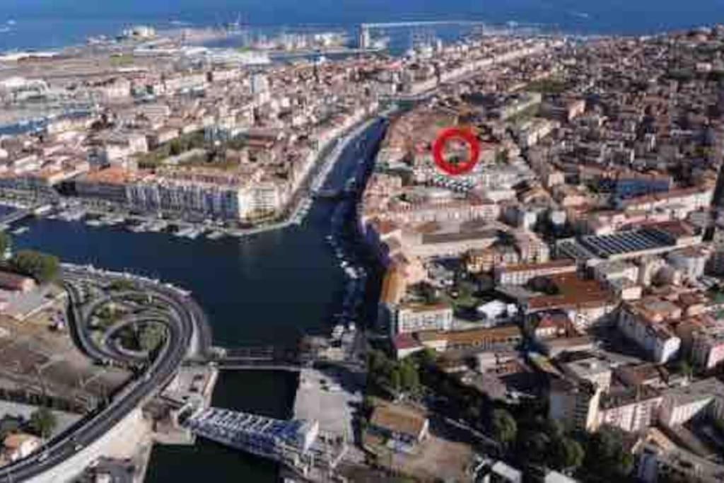 Centre Proche Des Quais, Avec Parking Prive *